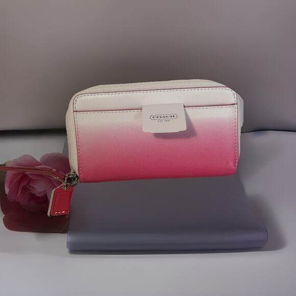 NWT Vintage Coach F62255 Peyton Ombre EW Wristlet SV / Pomegranate - Picture 4 of 7
